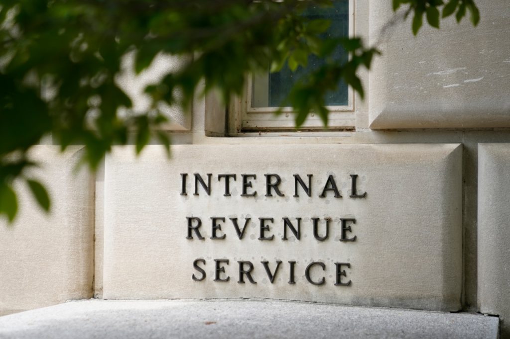 IRS pushes electronic tax filling, vetting tax preparers – KXAN.com