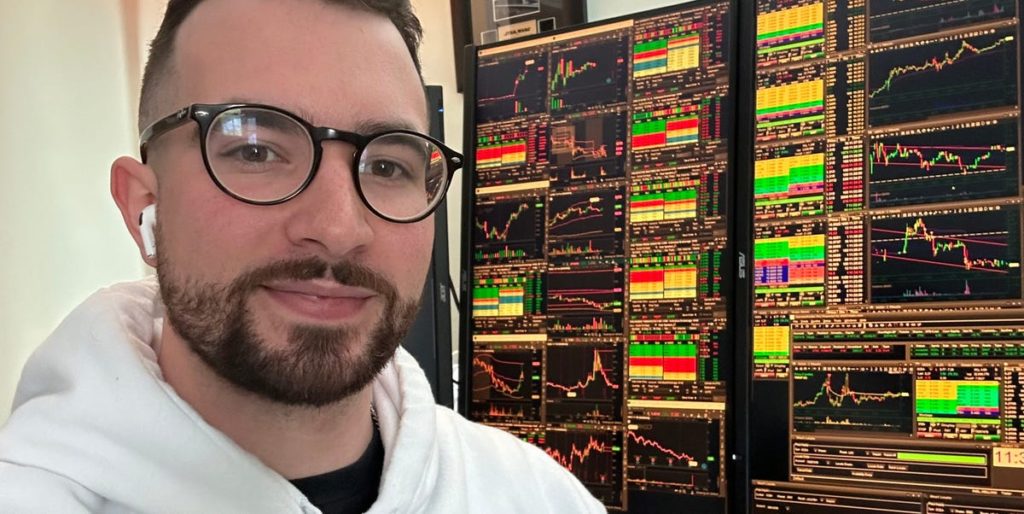 24-Year-Old Stock Trader Who Made  Million Shares Top 4 Indicators